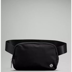 Lululemon Everywhere Belt Bag - Black